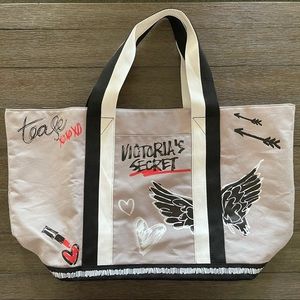 Victoria’s Secret tease graffiti weekender tote bag